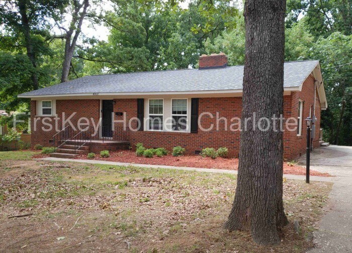 Primary Photo - 4931 Galax Dr
