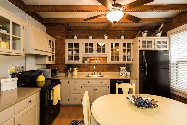Kitchen - 440 E Orange St