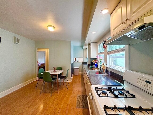 Building Photo - 42 Flett Road Unit 1