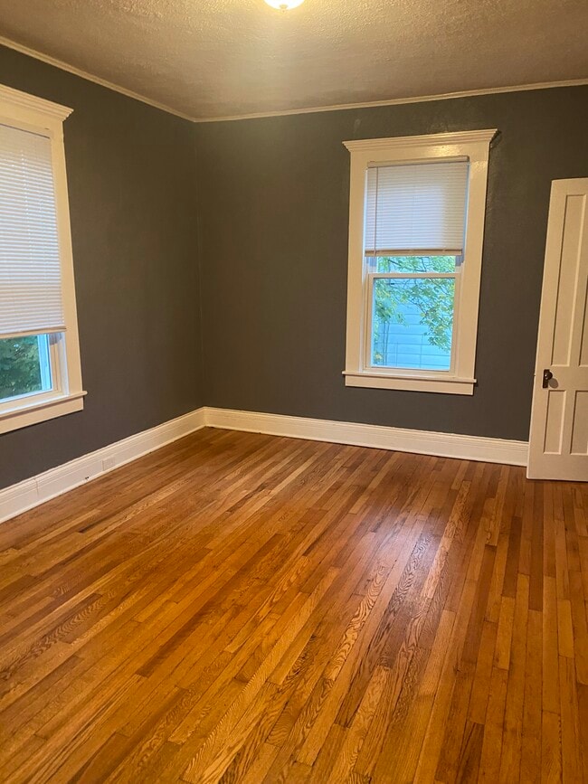 51 Logan St Unit Upper, Auburn, NY 13021 Apartments in Auburn, NY