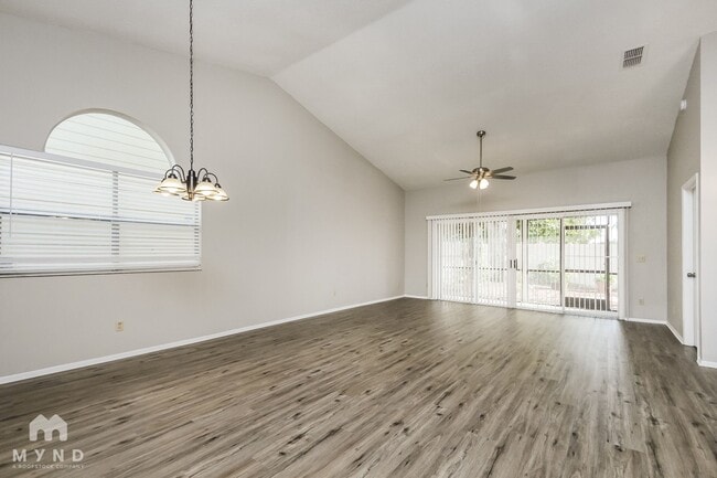 Building Photo - 2800 Falling Tree Cir