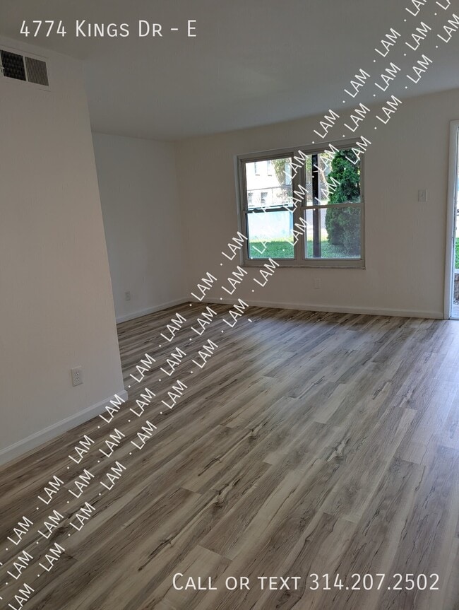 Building Photo - 4774 Kings Dr