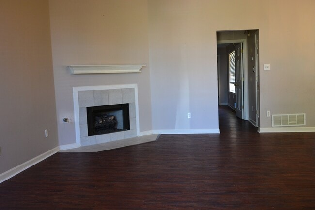 Photo - Under repair! House