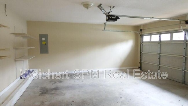 Building Photo - 110 S Walnut Bend Rd