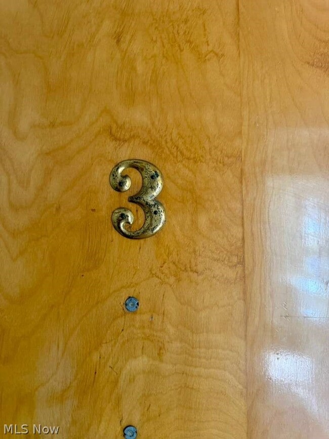 Building Photo - 2027 Warrensville Center Rd