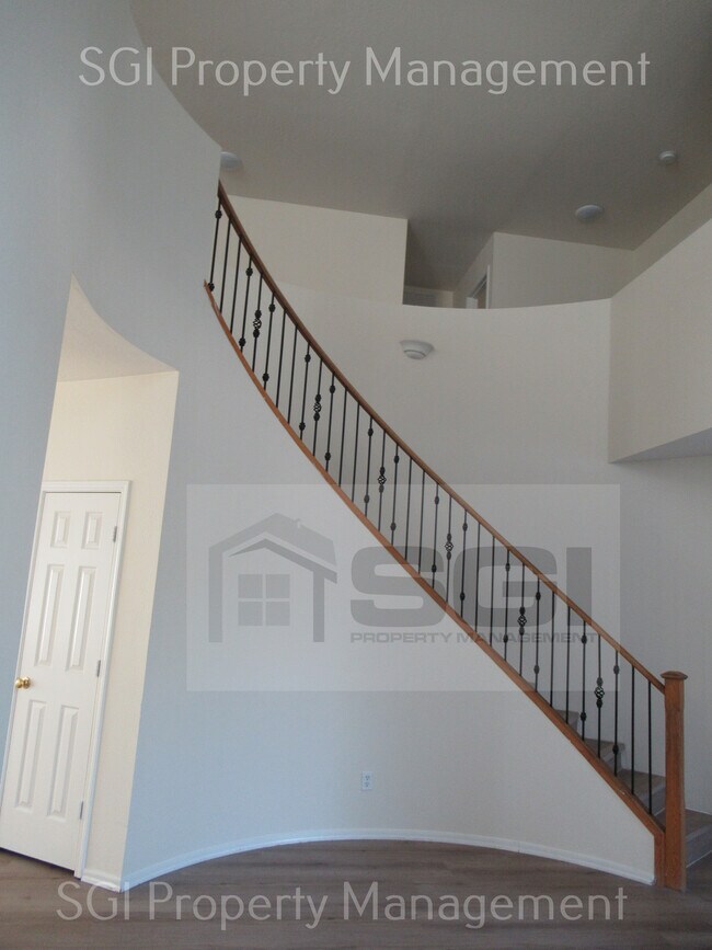 Foto del edificio - 3123 W Pleasant Ln