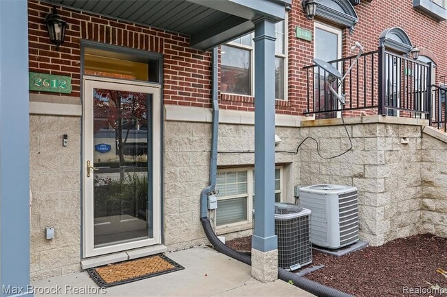 Building Photo - 2612 Woodward Ave