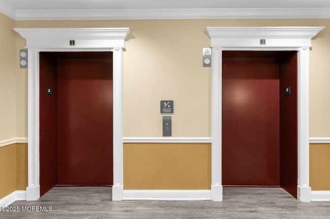 Foto del edificio - 325 Regency Pl