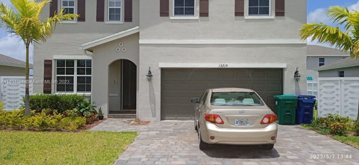 Primary Photo - 13219 SW 270th Ter