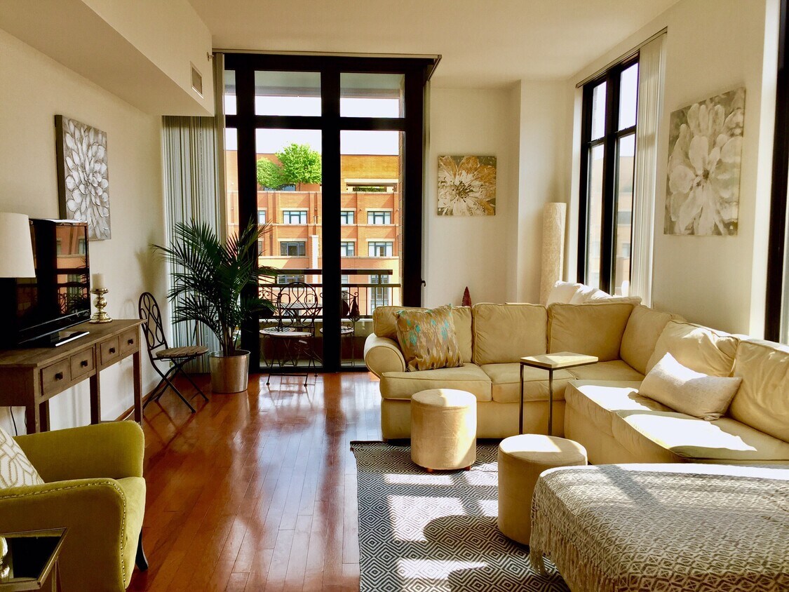 Primary Photo - 400 Massachusetts Ave NW Apt 1308