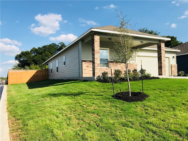 Building Photo - 13813 Harrisglenn Dr
