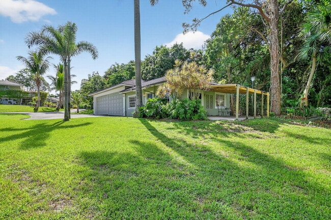 Building Photo - 6225 Pine Dr