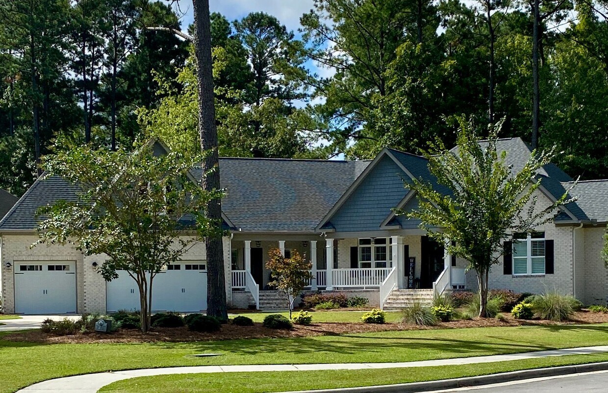 Primary Photo - Stunning Luxury Home Available Fully Furni...