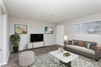 Building Photo - Avondale Place