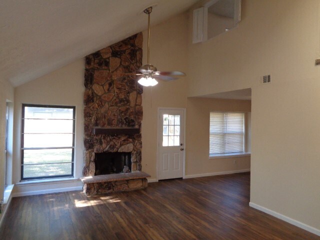 Foto del edificio - 8403 Windell Ln