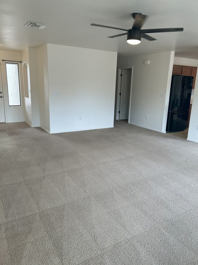 Building Photo - Save with SOLAR Unfurnished  1 loft -  2 c...
