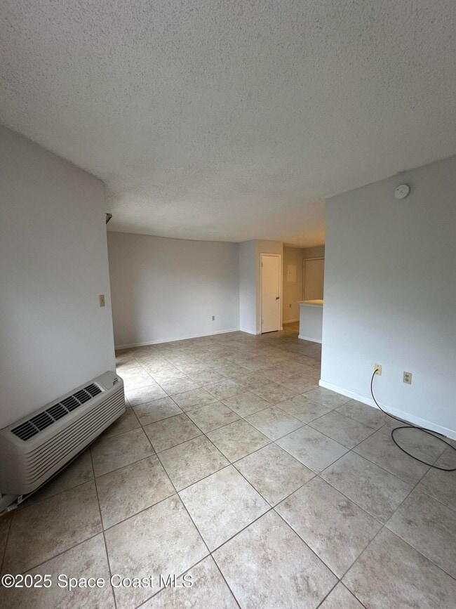 Building Photo - 225 S Tropical Trail