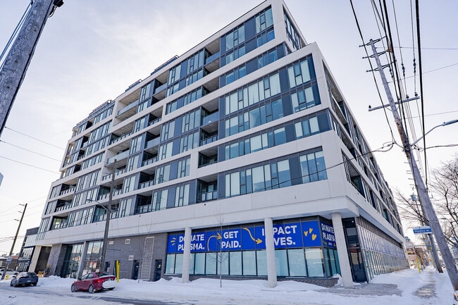 Photo du bâtiment - 859 The Queensway