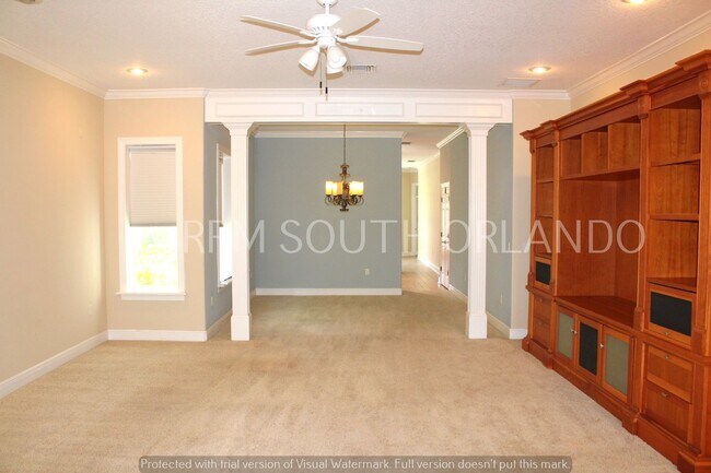 Foto del edificio - Available for a 6-Month Lease Charming 3-B...