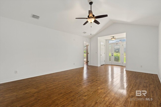 Building Photo - 15982 Pecan View Dr