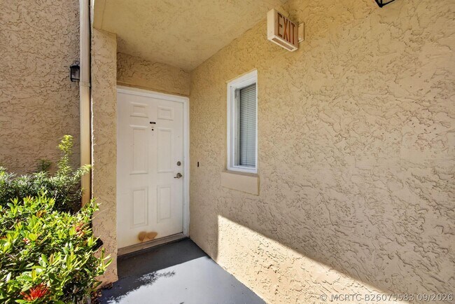 Foto del edificio - 1628 SE Green Acres Cir