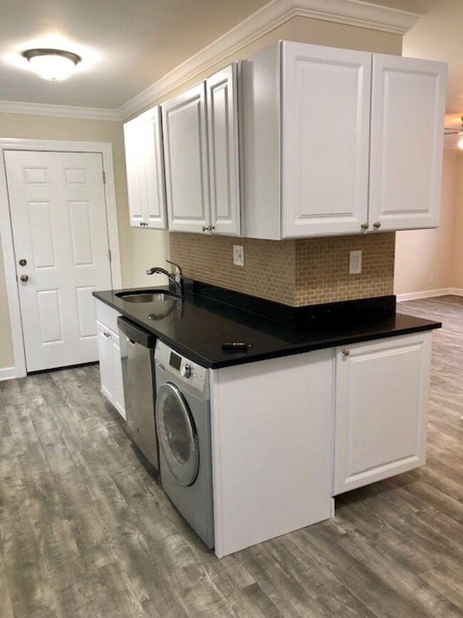 Foto del edificio - 1 bedroom in Chicago IL 60657