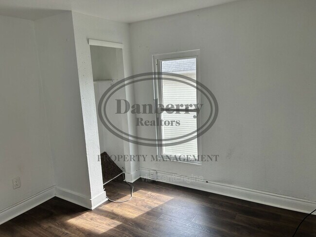 Foto del edificio - 1848 Cone St