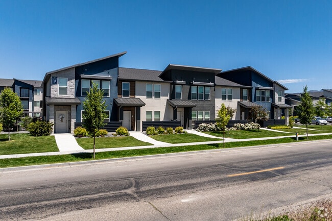 Building Photo - Strata Apartments