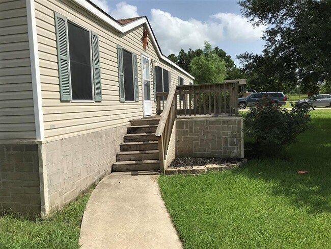 Building Photo - 26214 Country Hollow