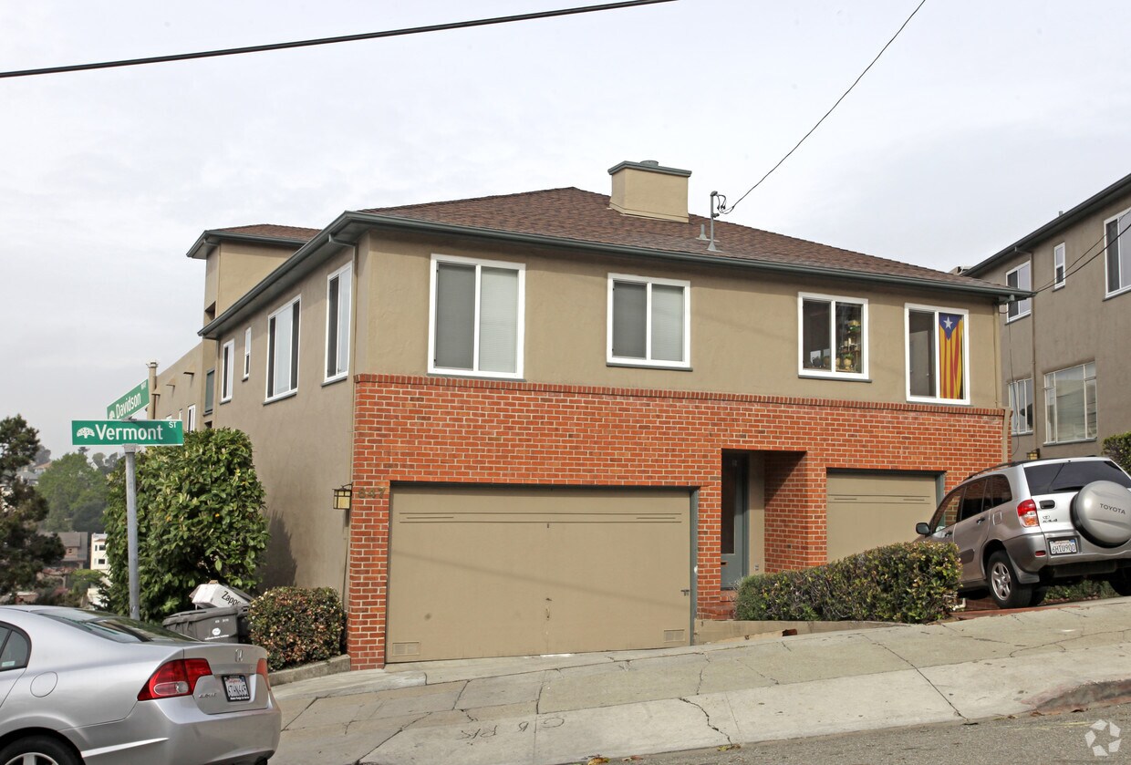Primary Photo - 847 Vermont St