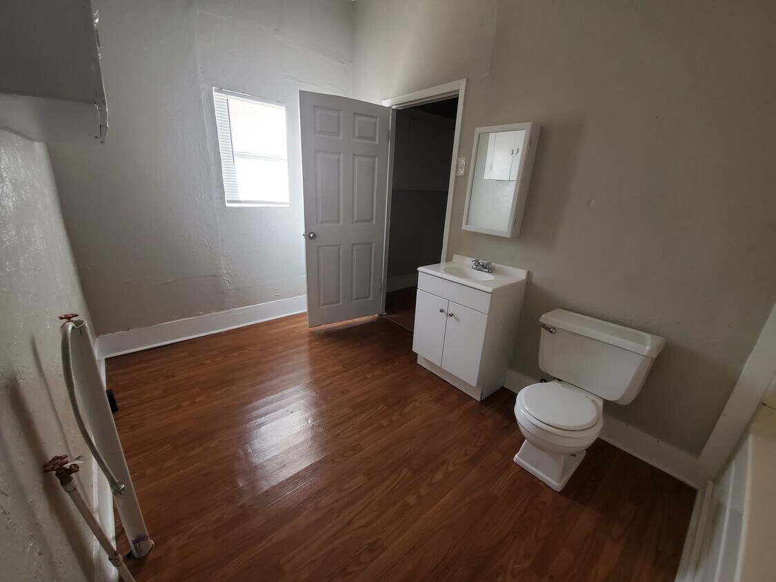 Foto principal - Completely Renovated Property, will not la...