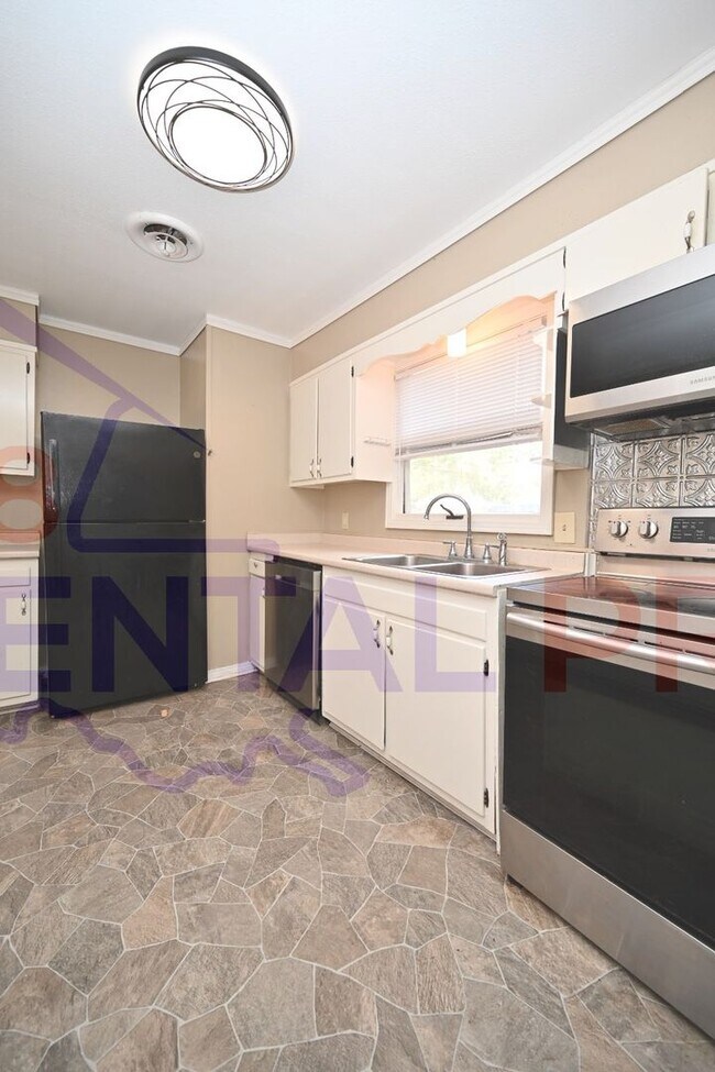 Foto del edificio - 1707 Lind Dr