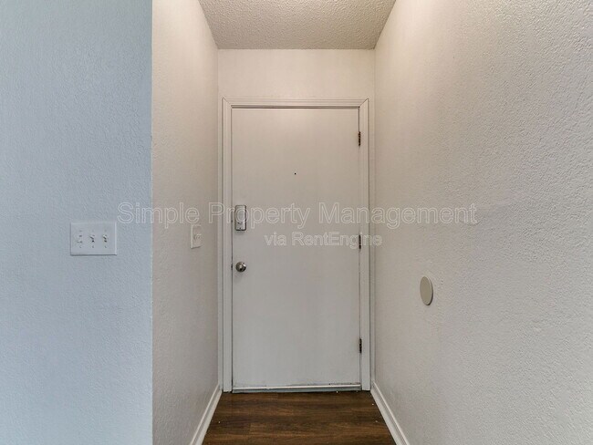 Foto del edificio - 6207 SE 46th St