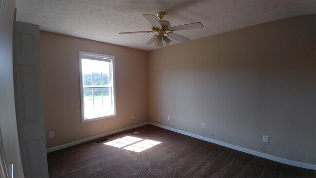 Building Photo - 55 Zachary Dr