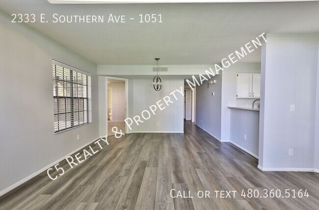 Foto del edificio - 2333 E Southern Ave