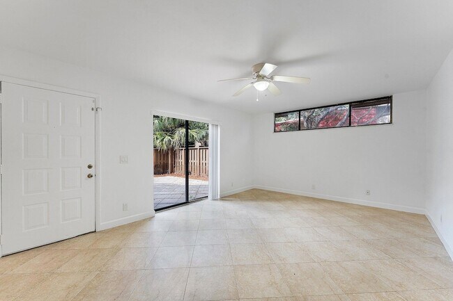 Foto del edificio - 8195 Severn Dr