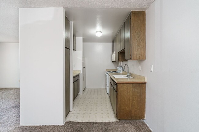 Building Photo - 1Bed/1Bath Single Story Condo in La Mesa w...