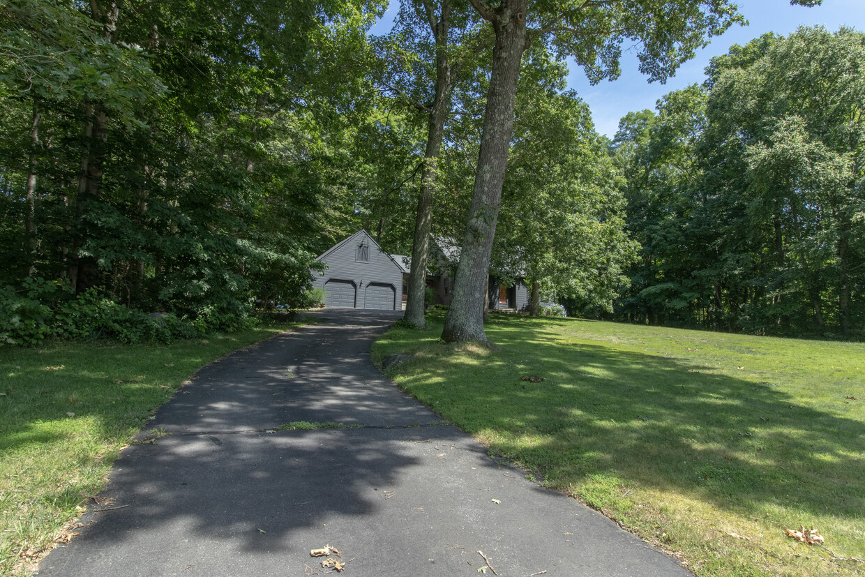 Primary Photo - 17 Harvey Ln