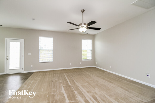 Building Photo - 332 Shady Grove Ct