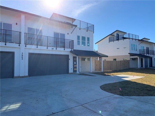 Building Photo - 7903 Brodie Ln