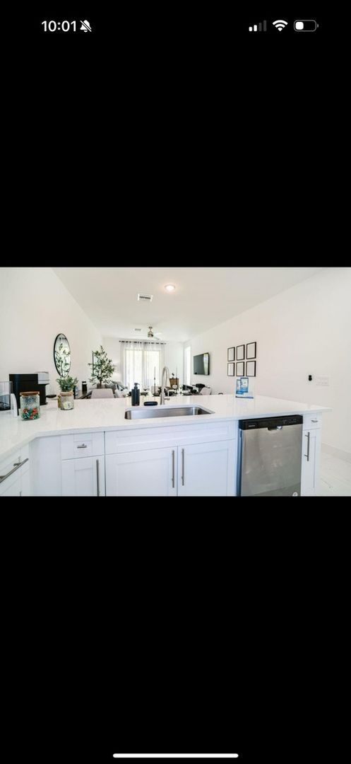 Foto del edificio - 2425 Millie Ave S