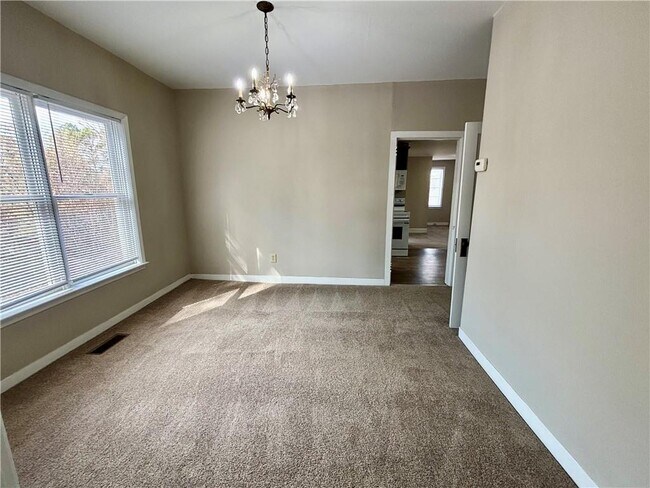 Foto del edificio - 3302 N Bogan Rd NE