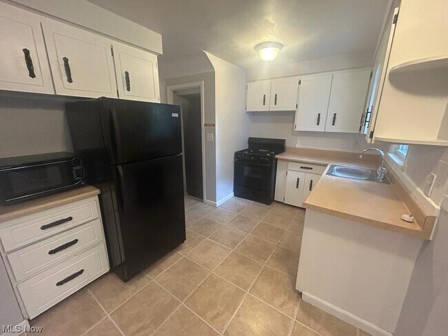 Building Photo - 4018 Ellison Rd