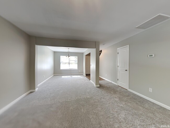 Building Photo - 705 Fanning Way