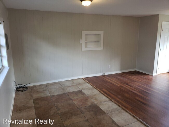 Building Photo - 1 br, 1 bath House - 4910 Rainbow Circle