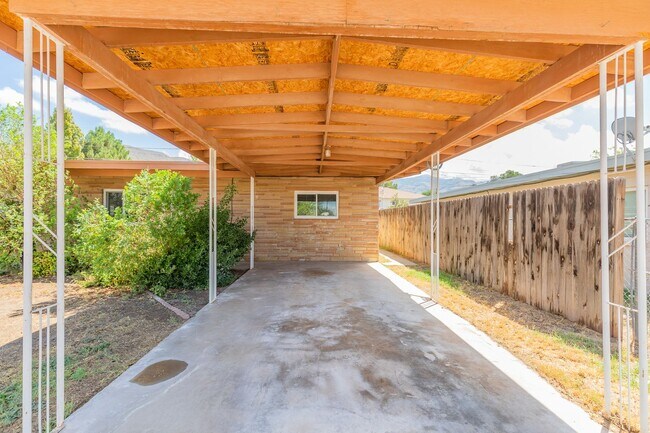 Foto del edificio - Wonderful 3 Bedroom 2 Bath Home!
