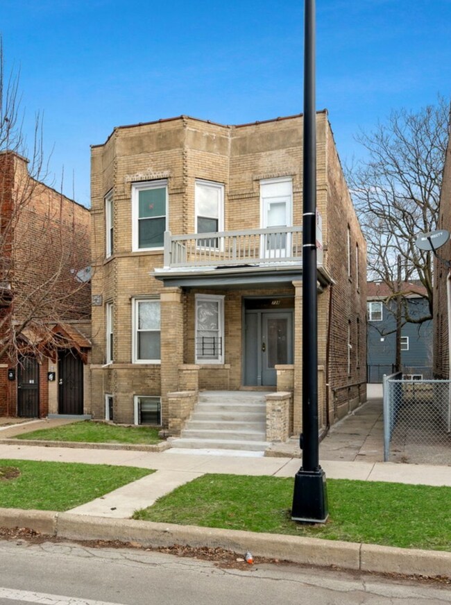 Foto del edificio - 738 E Marquette Rd