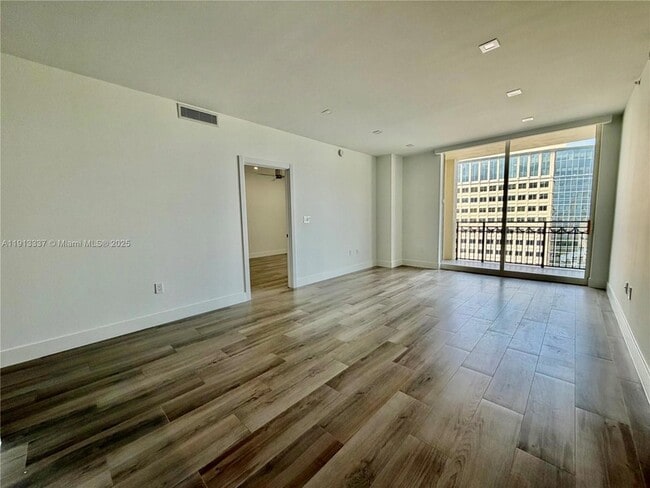 Foto del edificio - 550 Okeechobee Blvd