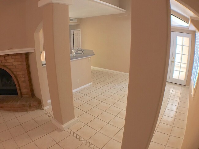 Foto del edificio - North Hills 3 Bed Refrig A/C!