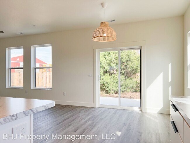 Building Photo - 3 br, 2 bath House - 4645 Oxbow Drive